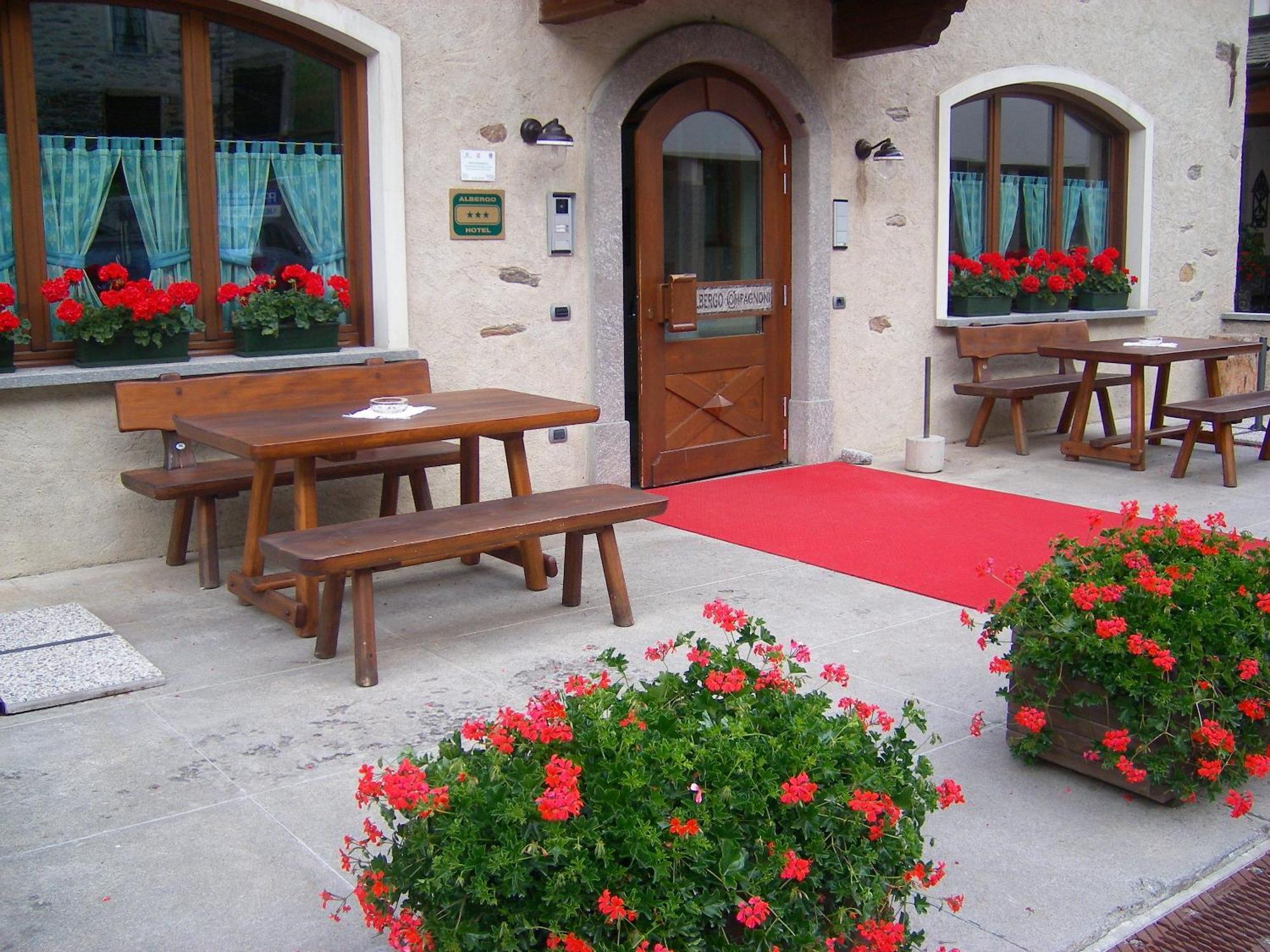 Hotel Compagnoni Santa Caterina Valfurva Exterior foto